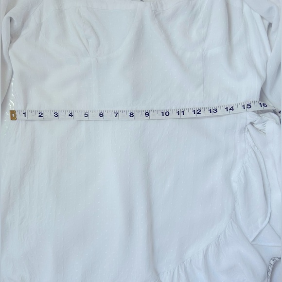 52.LULUS  Women's White Blouse Lantern Sleeve Sweetheart Neck,Ruffle Hem
Size XL - Picture 10 of 12